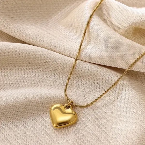 Wholesale 304 Stainless Steel Heart Shape PVD Coated Stone-Free 18K Real Gold Plated Affordable Luxury Style Gold Plated Pendant Necklace