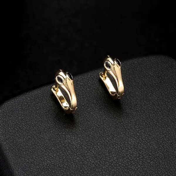 Wholesale Snake Pattern Copper Earrings For Women With Electroplated Gold Plating And Gem Inlay