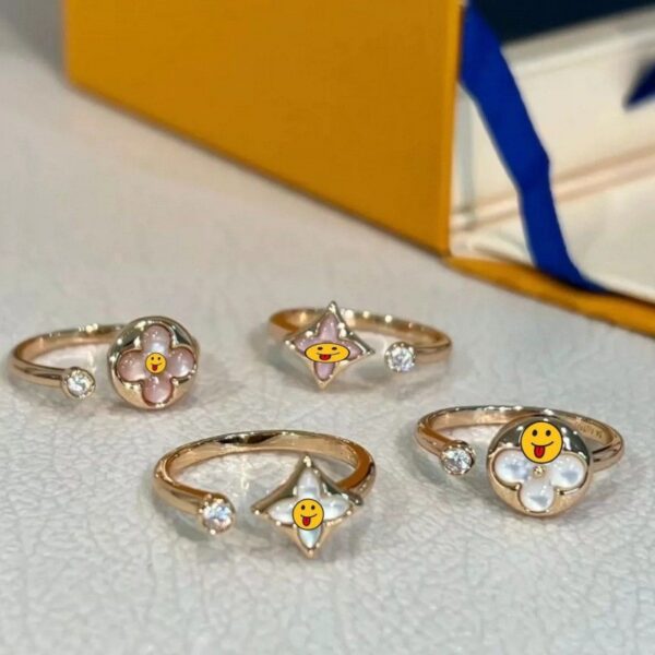 Wholesale Copper gold-plated adjustable natural white mother-of-pearl round monogram ring with pointed floral pattern