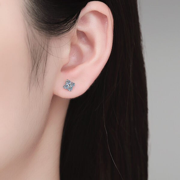 Wholesale Silver Moissanite Earrings, Stud Earrings, Japanese and Korean Style, Small Four-Leaf Clover Earrings