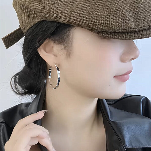 Wholesale silver Geometric Irregular Ear Ring Exaggerated Earrings Women's Fashion Cool S925 Silver Needle Ear Ring Niche Design
