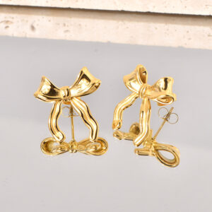 Gold / 18K