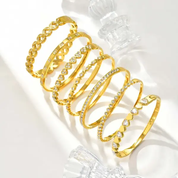 Wholesale Ins Style Luxurious Shiny Zircon 201 Stainless Steel Women's Bracelet 18K Gold Plated Elegant Temperament Jewelry Accessory