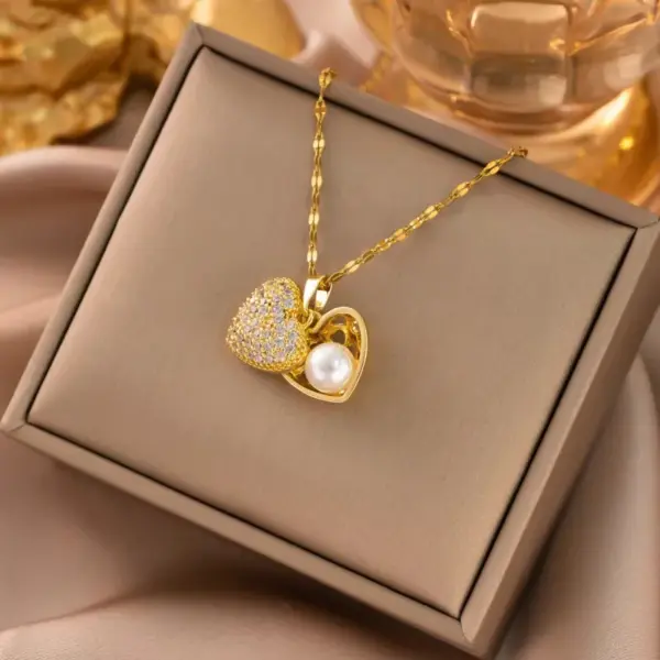 Wholesale 304 Stainless Steel Plastic Heart Shape Ion Plating (IP) Acrylic 18K Gold Plated Simple Style Classic Style Waterproof Non Tarnish Heart Pendant Necklace