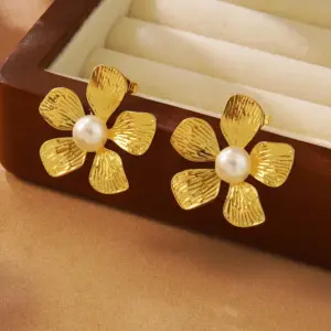 Wholesale 304 Stainless Steel Plastic Flower Electroplating Imitation Gold Sweet Ear Studs