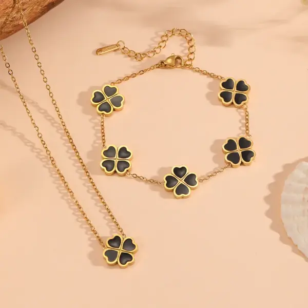 Wholesale 304 Stainless Steel Heart Shape PVD Coated Stone-Free 18K Real Gold Plated Simple Style Waterproof Non Tarnish Cable Chain Gold Jewelry Set