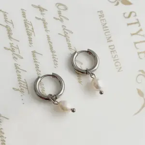 Pearl Ear Clip / Silver