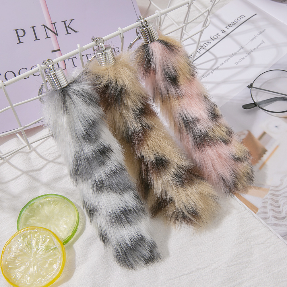 Wholesale Car Keychain Bag Pendant Pendant Irregular Contrast Fox Hair Keychain European and American Hot-selling Keychain