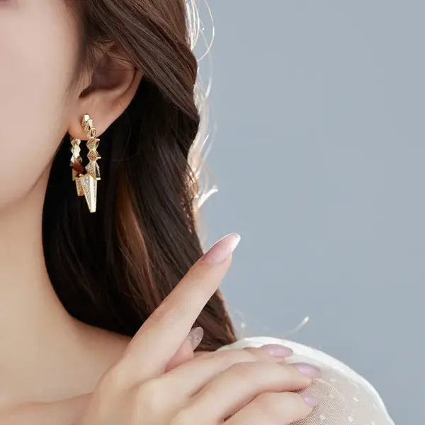 Wholesale Rhombus Copper Earrings With Rhinestones, Featuring 925 Sterling Silver Posts, Unisex Stud Earrings In Exaggerated Style