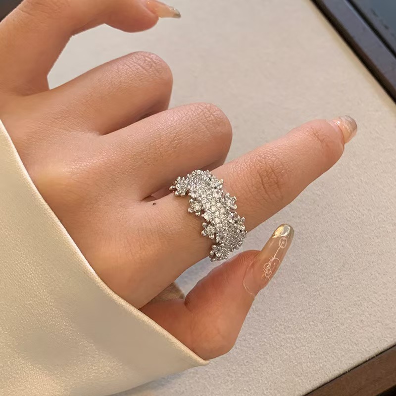 Wholesale Cold Style Light Luxury Exquisite Diamond Super Flash Zircon Open Ring Design Sense Niche High-end Elegant All-match Ring