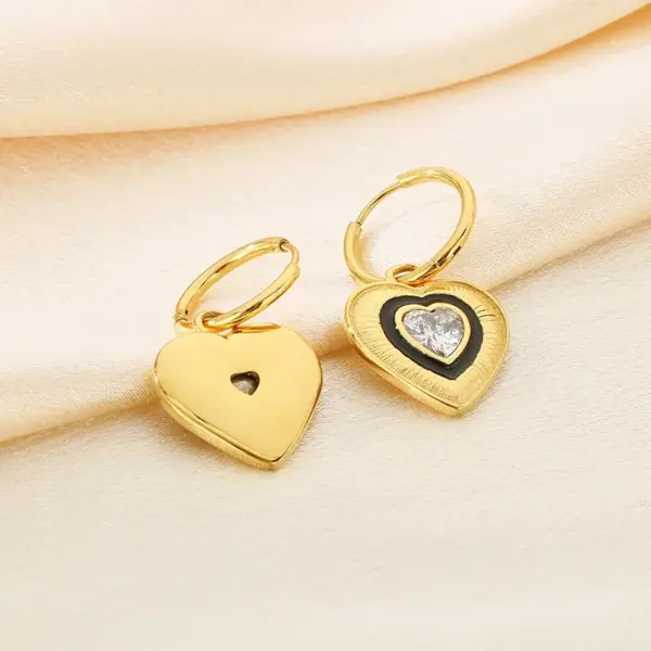 Wholesale Ion Plating (IP) 18K Gold Plated Heart Shape 304 Stainless Steel Vintage Style Simple Style Commute Waterproof Non Tarnish Drop Earrings