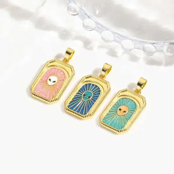 oly-74f9a88cce2bbda4d1b170bd74eee928 Wholesale Handmade Alien Pendant Necklace With Golden Plated Copper And Water Plating, Featuring Ball Chain, Sibling Suit Design
