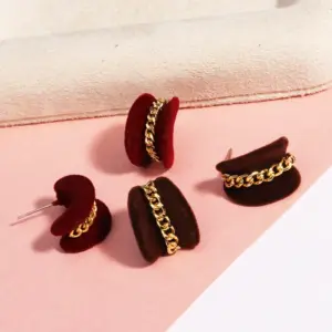 Wholesale New Style Burgundy Velvet Earrings Elegant Versatile High-end Retro Fashion Design Heart-shaped Stud Earrings For Women Copper Plated With 18K Real Gold