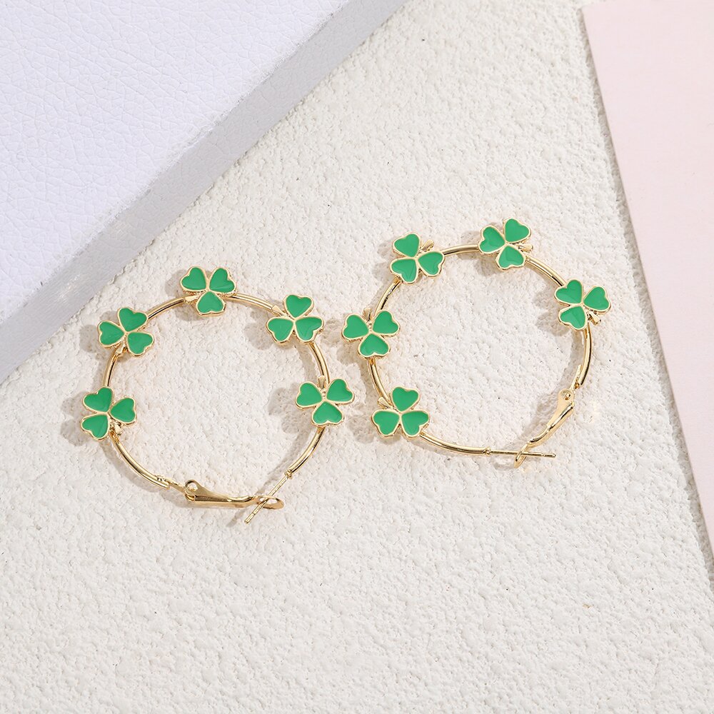 Wholesale European and American fashionable elegant clover earrings cross-border foreign trade Clover dripping oil exaggerated earrings