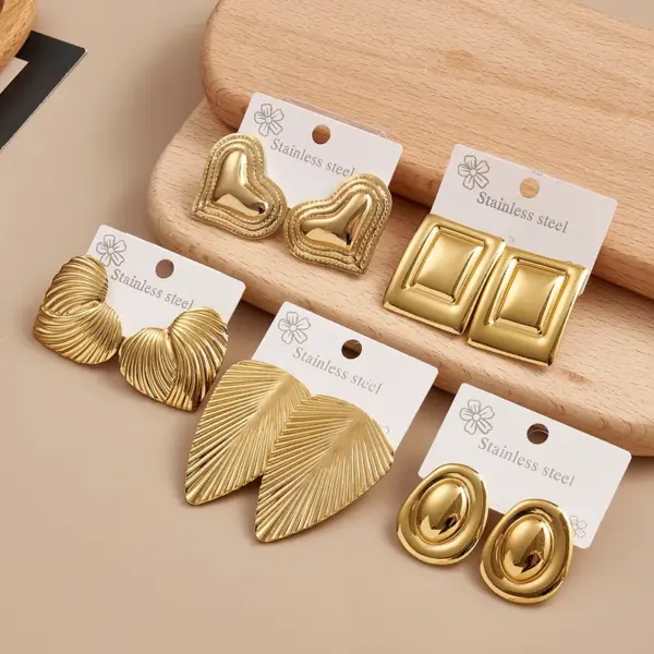 Wholesale Geometric Heart Shaped Stainless Steel 304 Electroplated Ear Studs Style Fashion Jewelry Accessories