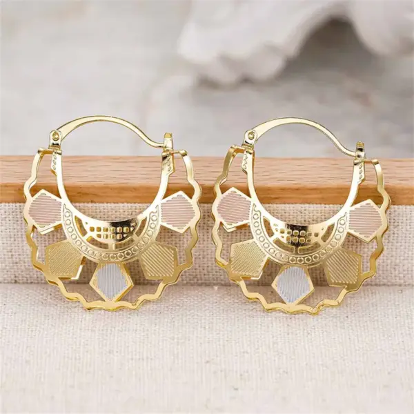 Wholesale Three-dimensional Flowers Earrings For Women In Copper With KC Golden Water Plating And 0.03µm Thickness