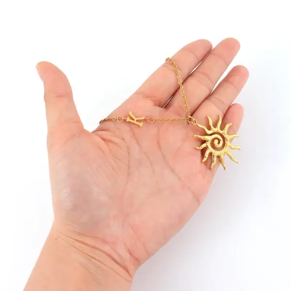 Wholesale Casual Personality Initial Spiral Sun Pendant For Women Gold 201 Stainless Steel Chain Necklace Romantic Simple Style 18K Gold Plated