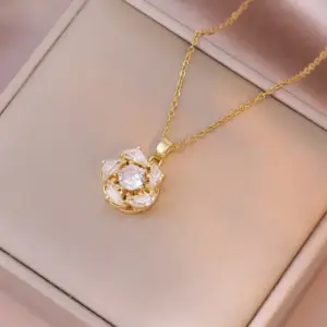 X0992 Rotating Flower Necklace