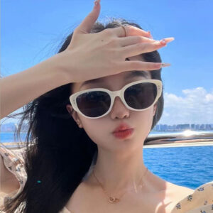Wholesale Retro Sexy Cat-Eye Sunglasses for Women Gm White Frame High-End Glasses for Men 2024 New Internet Celebrity Face-Showing Small Sunglasses