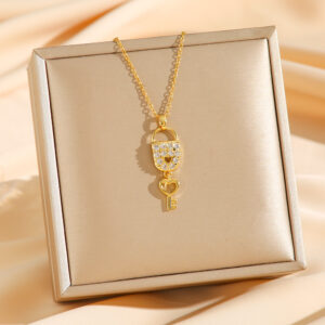 8102 gold love lock