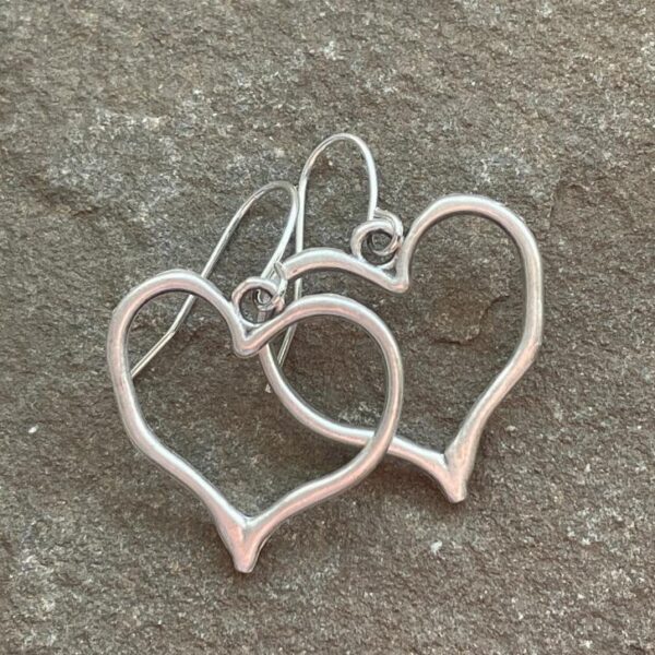 oly-766801956a478a36d41ff498086d1ad9 Wholesale Cafe billion Valentine's Day love shape retro do old coin color alloy earrings retro style