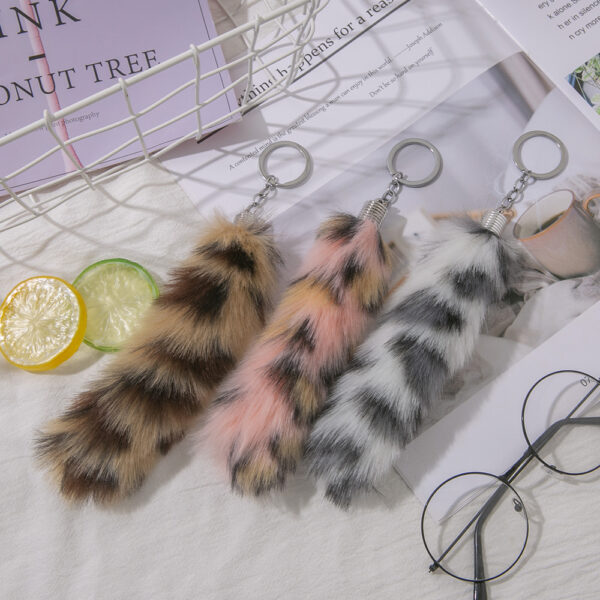 Wholesale Car Keychain Bag Pendant Pendant Irregular Contrast Fox Hair Keychain Keychain