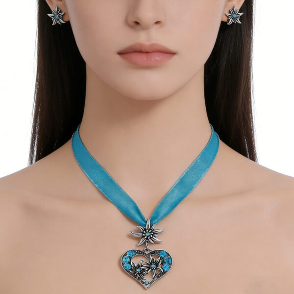 Wholesale Alloy Edelweiss Necklace Set - Luxury Heart-Shaped Clavicle Chain