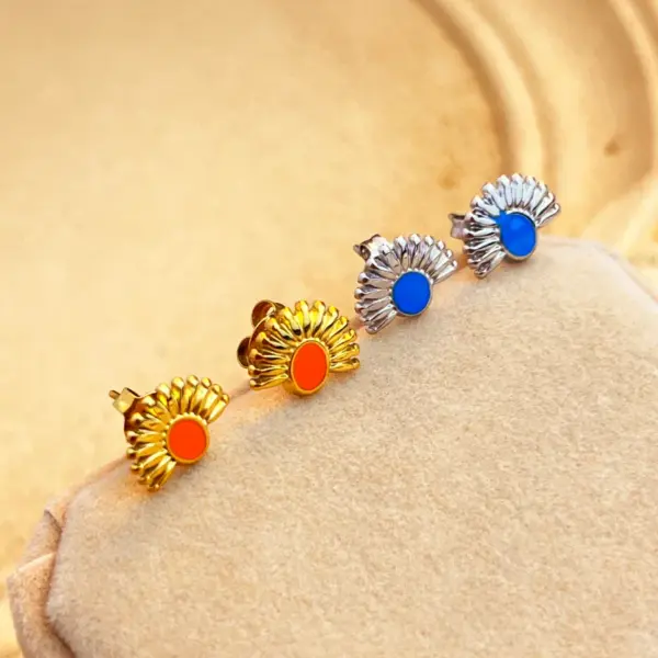 Wholesale PVD Coated Real Gold Plated 18K Gold Heart Shape 304 Stainless Steel Marine Style Simple Style Classic Style Waterproof Non Tarnish Ear Studs