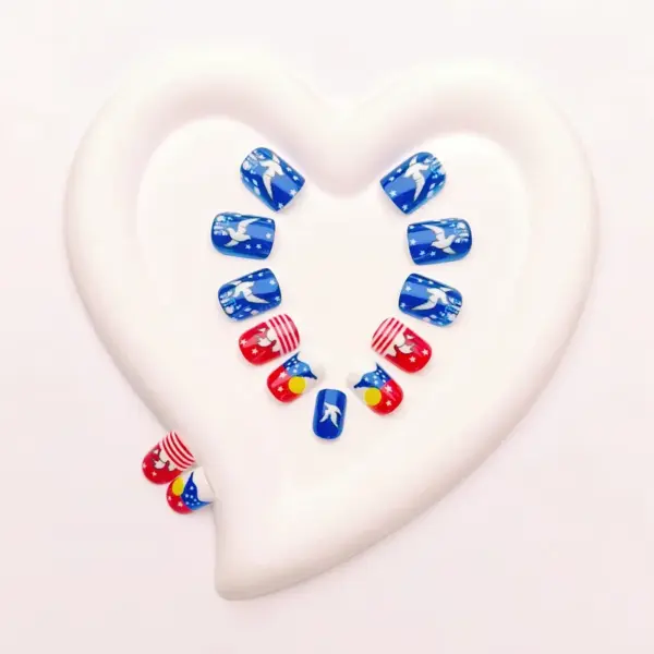Wholesale 4th Of July Themed Wearable Nail Art Stars And Solid Color Detachable Silicone Nail Tips And Grid 24-Piece Set
