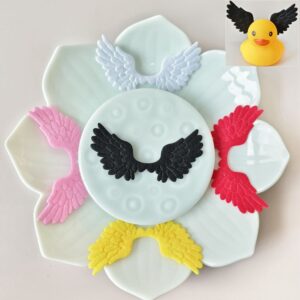 1 pack of felt wings, non-duplicate colors (7.1*3.2)