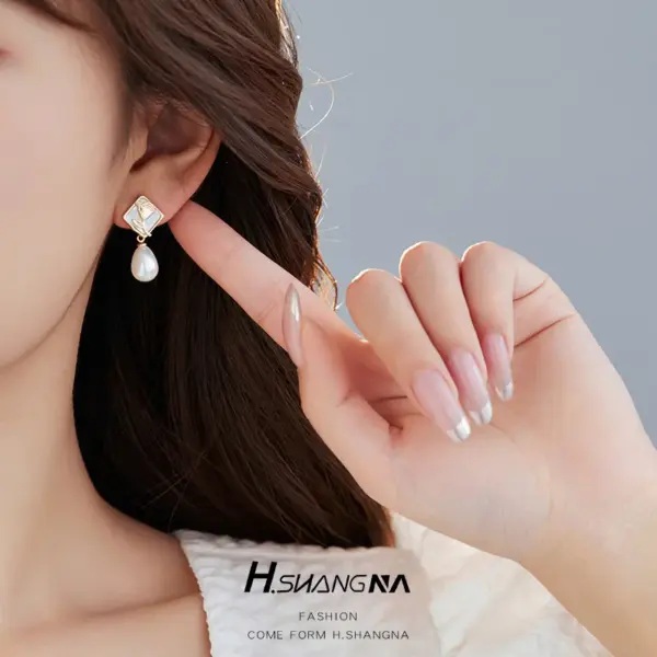 Wholesale Rose Stud Earrings For Women With 925 Sterling Silver Posts, Electroplated Copper And Shell Inlay