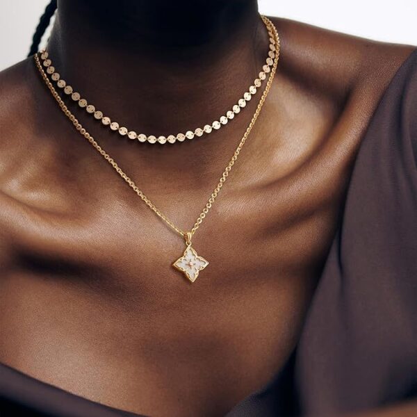 Wholesale Women's Accessible Luxury Lucky Clover Necklace 14K Gold-Plated Square Zircon Clavicle Chain Mother's Day Pendant