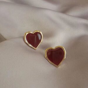 Wine red heart