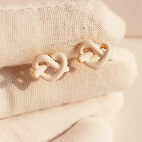 Wholesale 1 Pair Elegant Simple Style Commute Geometric Heart Shape Lines Enamel Inlay Brass Enamel 24K Gold Plated Ear Studs