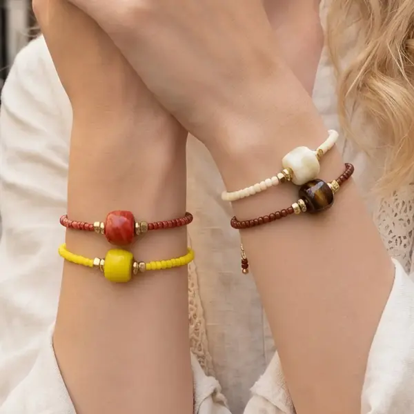 Wholesale Geometric Beaded Chain Bracelet With 18K Real Gold Plated Glass Beads, 0.03µm Thickness, Unisex Design