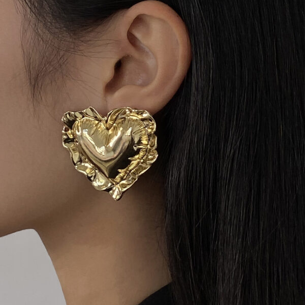 oly-794572d530ab2a7f9fc81227bf65ebb1 Wholesale Style Exaggerated Pleated Metal Big Heart Earrings for Women Normcore High-End Cold Style Unique Earrings