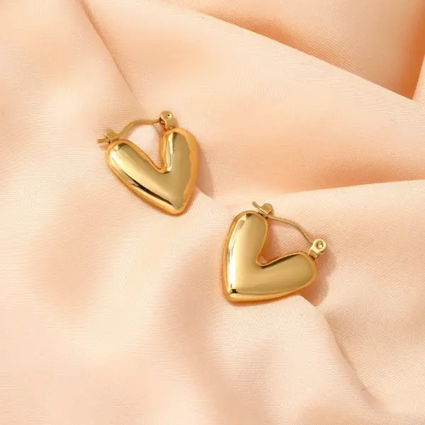 Wholesale PVD Coated Gold Plated Heart Shape 304 Stainless Steel IG Style Vintage Style Waterproof Non Tarnish Ear Clip