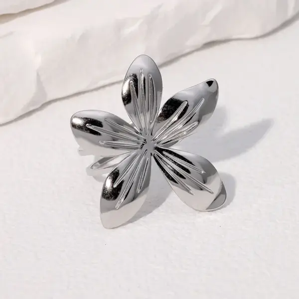 Wholesale PVD Coated Real Gold Plated 18K Gold Flower 304 Stainless Steel Vacation Modern Style Simple Style Waterproof Non Tarnish Open Rings