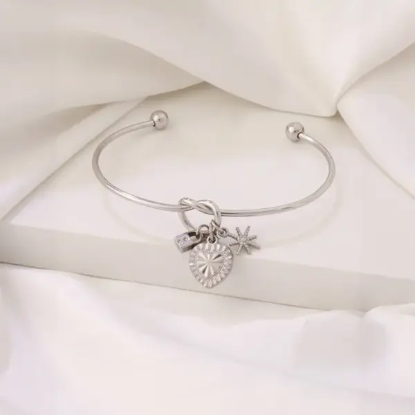 Wholesale Waterproof Non Tarnish Cross Bangle For Women In 316 Stainless Steel With 18K Real Gold PVD Coated Plating