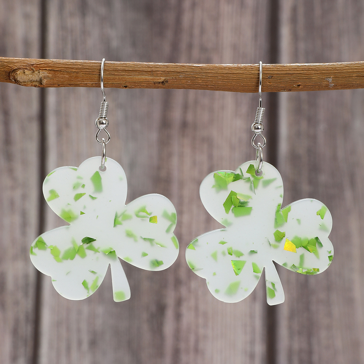 Wholesale New St. Patrick's Day Clover Plant Acrylic Earrings Small Fresh High Elegant Leaf Earrings