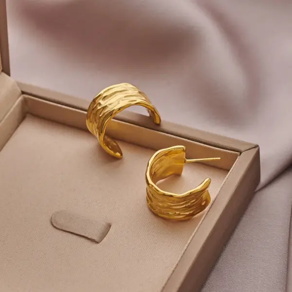 Wholesale PVD Coated 18K Gold Plated C Shape 304 Stainless Steel Classic Style Roman Style British Style Waterproof Non Tarnish Ear Studs