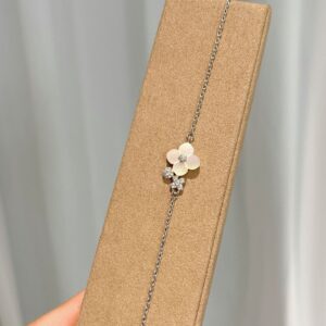 Sl386 white gold single flower bracelet