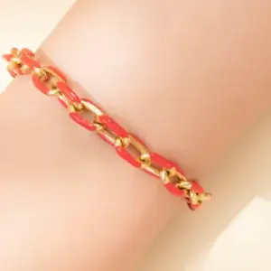 Gold / Average Size / Gold + Red