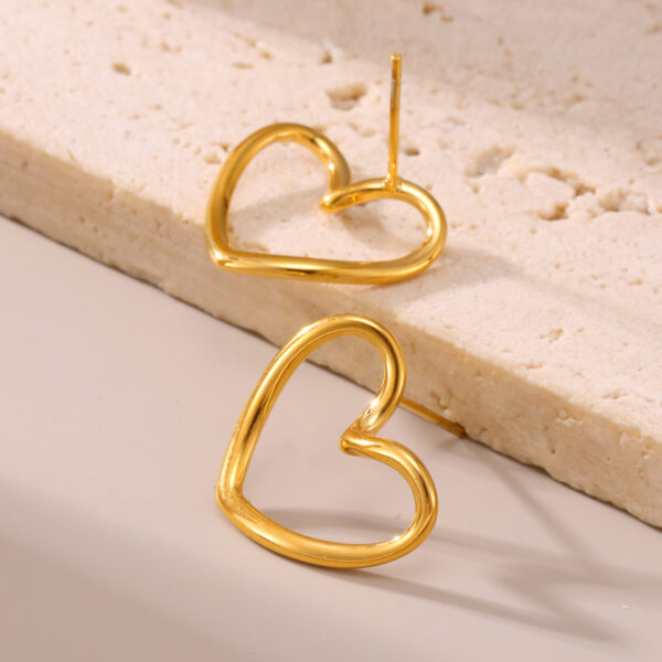 Wholesale Sugar Hollow Love Earrings Earrings Titanium Steel PVD Electroplated 18K Real Gold Niche Simple Elegant Earrings for Women