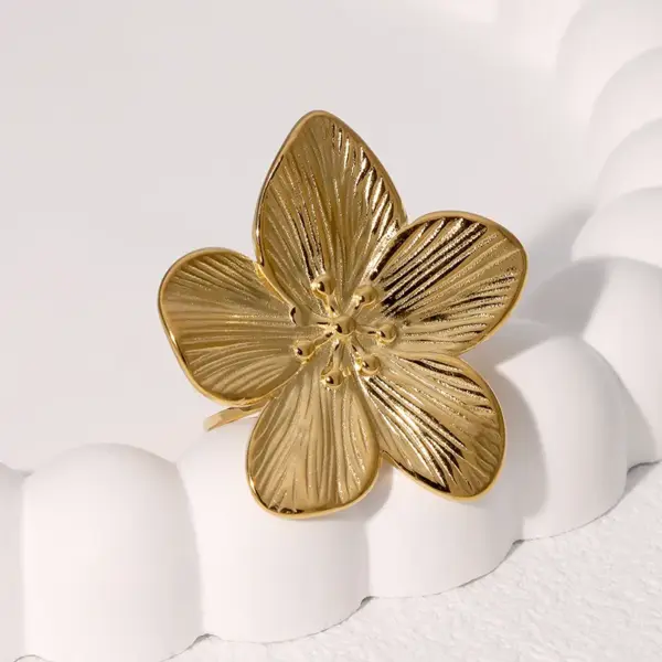 Wholesale 304 Stainless Steel Flower PVD Coated Stone-Free Real Gold Plated Elegant Vintage Style Waterproof Non Tarnish Open Rings
