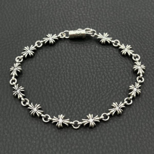 TINY E cross bracelet old with diamonds / 18CM