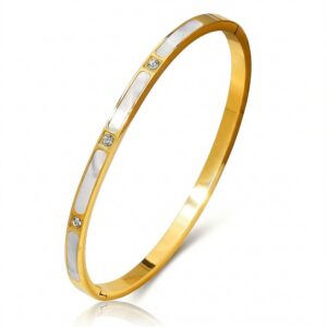 Four-shell 18k gold bracelet with diamond accents