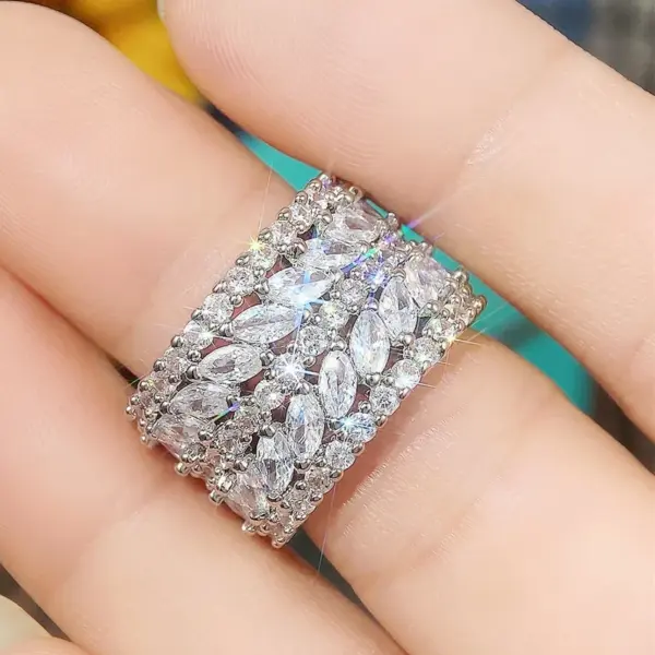 Wholesale Geometric Claw Setting Ring For Women In Copper With White K Water Plating And Zircon Inlay