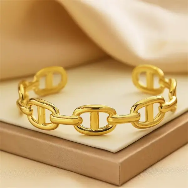 Wholesale H Letter 304 Stainless Steel Geometric Pig Nose C-shaped Open Adjustable Bracelet Trendy Style