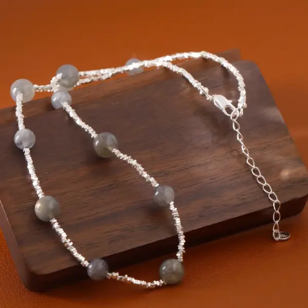 Wholesale Fashionable Luxury Grey Moonstone Necklace For Women Unique Design Silver Fragments Elegant High-End Clavicle Chain Accessory